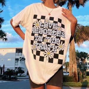 Women’s XL Oversized HWLF Love Rejoices in Truth Christian Checkered Floral Tee